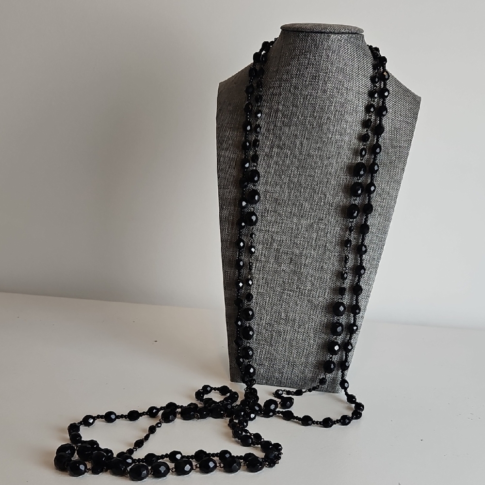 Elegant Black Beaded Necklace